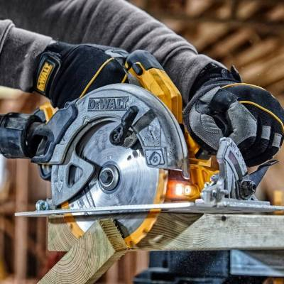 Pilarka tarczowa akumulatorowa DeWalt DCS570NT 184mm 18V - zdjęcie nr 4