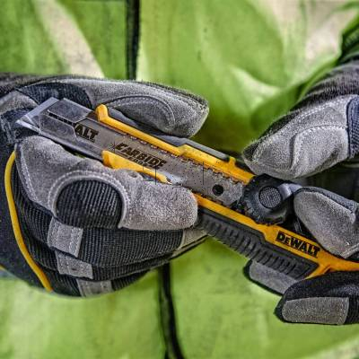 Nóż z wysuwanym ostrzem 25mm DeWalt DWHT0-10250 - zdjęcie nr 3