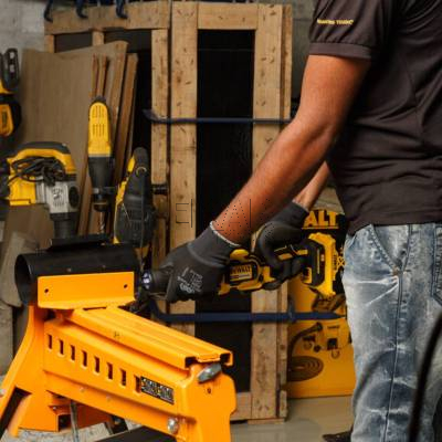 Szlifierka prosta akumulatorowa DeWalt DCG426P2 6mm 18V + 2x5Ah + walizka - zdjęcie nr 4