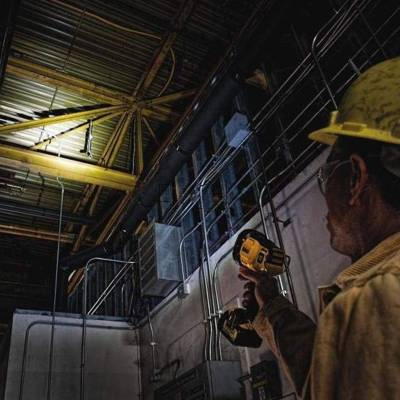 Latarka przegubowa akumulatorowa reflektor LED 1000lm DeWalt DCL043 - zdjęcie nr 3