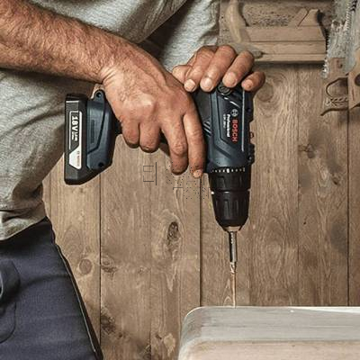 Wkrętarka BOSCH GSR 180-LI 18V + 2x2.0 Ah + walizka + wiertła - zdjęcie nr 4