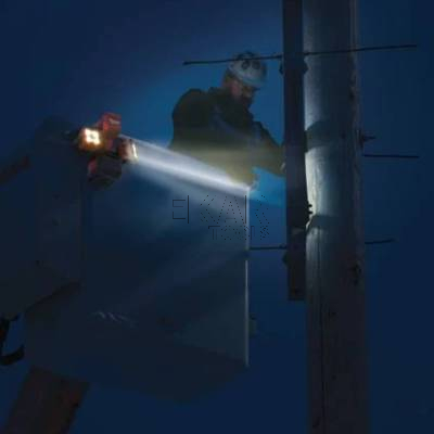 Lampa akumulatorowa obszarowa LED Milwaukee M18 UBL-0 2500lm 4933459433 - zdjęcie nr 3