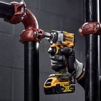 Klucz udarowy akumulatorowy DeWalt DCF922N 1/2 18V 406Nm - zdjęcie nr 3