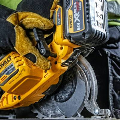 Pilarka tarczowa akumulatorowa DeWalt DCS575NT 190mm 54V XR - zdjęcie nr 4