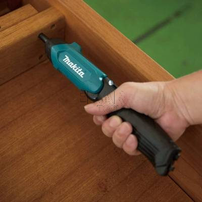 Wkrętak akumulatorowy MAKITA DF001DW 3,6V USB + akcesoria + walizka - zdjęcie nr 4