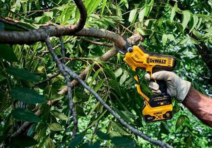 Sekator akumulatorowy nożyce ogrodowe DeWalt DCMPP568N 18V XR 38mm - zdjęcie nr 4