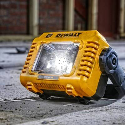 Lampa akumulatorowa LED DeWalt DCL077 12/18V 2000lm - zdjęcie nr 3