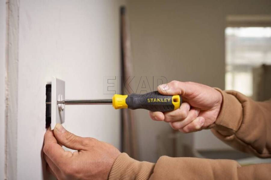 Wkrętak z zestawem bitów 34 części STANLEY MULTIBIT STHT0-70885 - zdjęcie nr 3