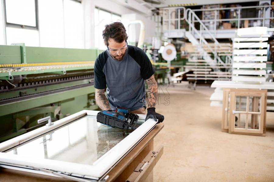 Gwoździarka akumulatorowa do drewna BOSCH GNH 18V-64 M 0601481003 + 2x4Ah + L-BOXX - zdjęcie nr 3