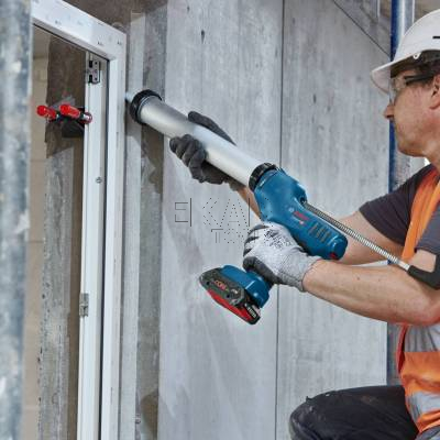 Pistolet akumulatorowy do mas i silikonu BOSCH GCG 18V-600 06019C4001 - zdjęcie nr 3