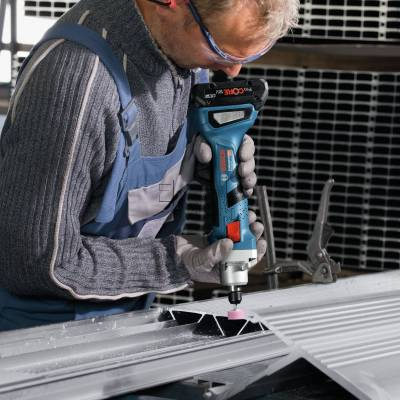 Szlifierka prosta akumulatorowa BOSCH GGS 18V-20 06019B5401 18V 700W - zdjęcie nr 4