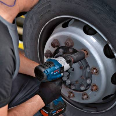 Klucz udarowy BOSCH GDS 18V-1050H 06019J8522 3/4 + 2x5Ah + L-BOXX - zdjęcie nr 3