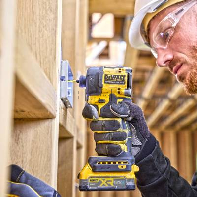 Zakrętarka udarowa hydrauliczna DeWalt DCF870NT 18V 56Nm 1/4 + walizka - zdjęcie nr 4