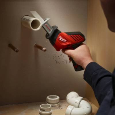 Piła szablasta akumulatorowa Milwaukee C12 HZ-202C 4933441195 + 2x2Ah + walizka - zdjęcie nr 4