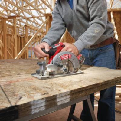 Pilarka tarczowa Milwaukee M18 CCS55-502X 4933451376 18V 165mm + 2x5Ah + walizka - zdjęcie nr 4