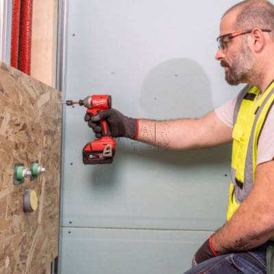 Zakrętarka udarowa Milwaukee M18 BLIDRC-402C 4933492840 + 2x4Ah + walizka - zdjęcie nr 4