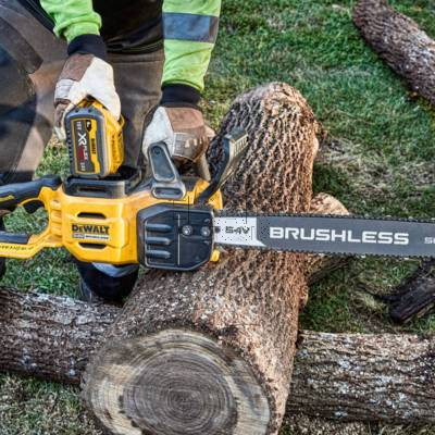 Piła łańcuchowa akumulatorowa DeWalt DCMCS575N 54V 50cm - zdjęcie nr 4