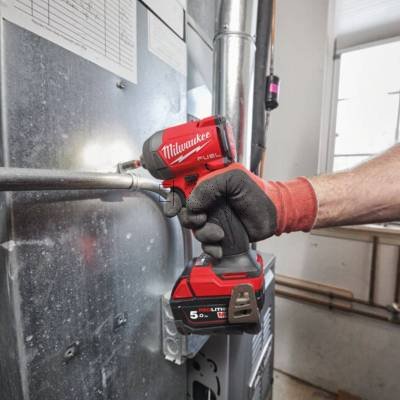 Zakrętarka udarowa Milwaukee M18 FID3MC-502X + 2x5Ah + walizka + kamizelka i reflektor - zdjęcie nr 4