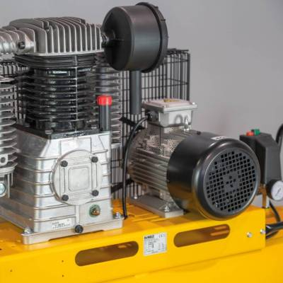 Kompresor olejowy DeWalt DXCMB55T271HCE 270l 5,5km 11bar - zdjęcie nr 3