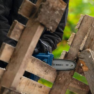 Piła pilarka łańcuchowa akumulatorowa 18V BOSCH GKE 18V-15 06008D7000 - zdjęcie nr 4