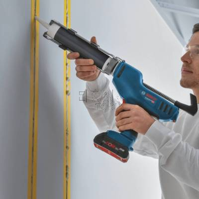 Pistolet do silikonu akumulatorowy BOSCH GCG 18V-310 06019C4100 - zdjęcie nr 3