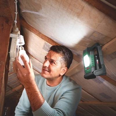 Lampa robocza LED UniversalWorkLight 18V-2100 Bosch 06039A1300 - zdjęcie nr 4